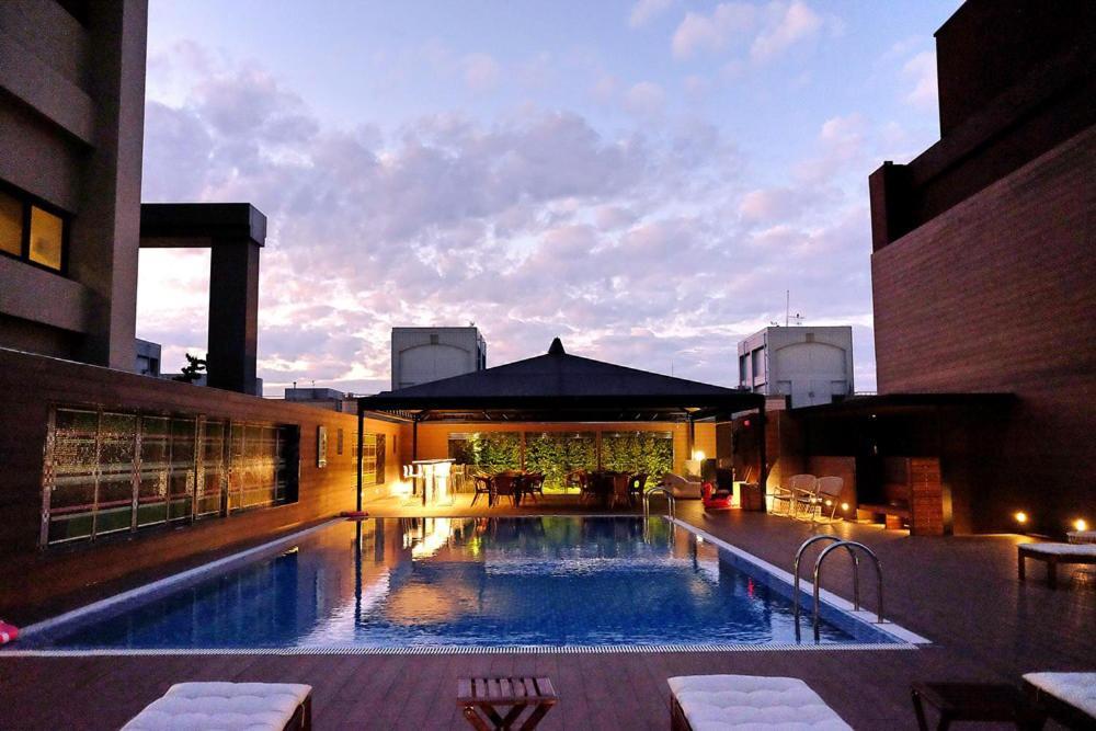 Inhouse Hotel Grand Taichung Exterior foto